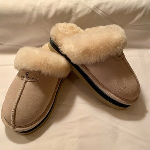 Bearpaw Loki Retro Slipper. Sz 9.